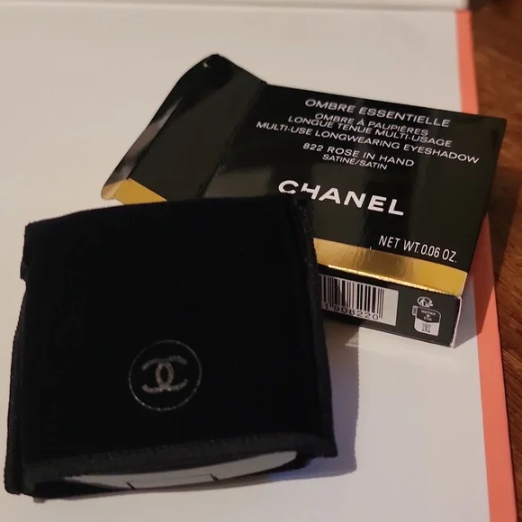 Chanel Makeup takeaways  The Nature Getaway - Picture 7 of 13